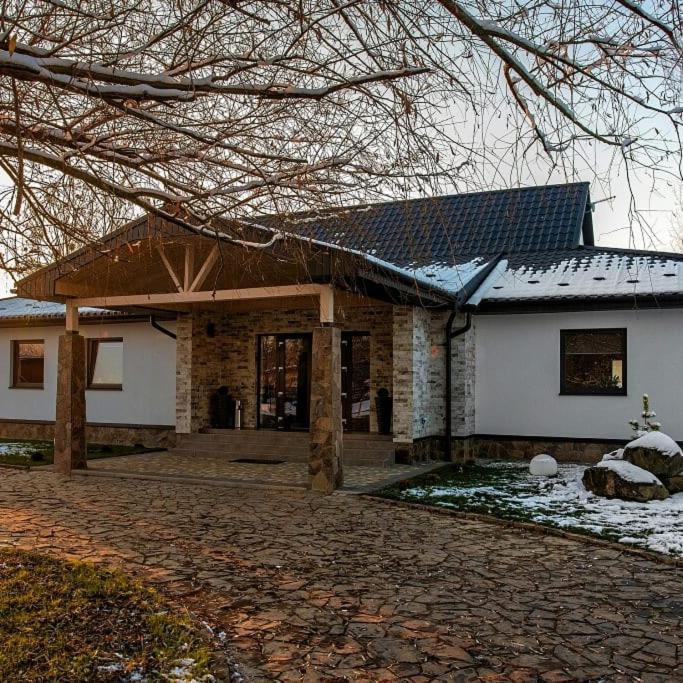 Loft Wood Hotel Mukacheve Exterior photo
